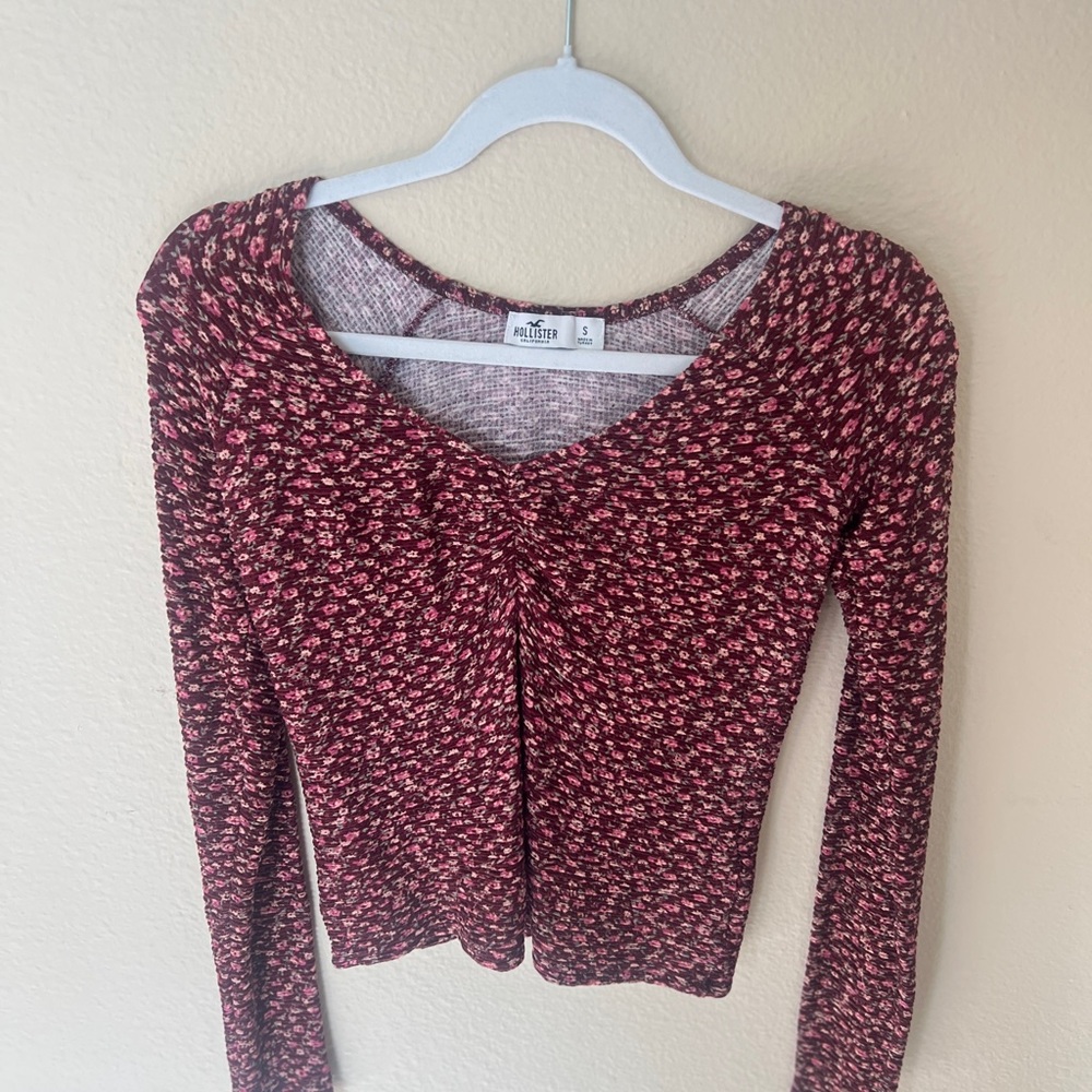 Floral Hollister Long Sleeve V-Neck - Picture 2 of 6